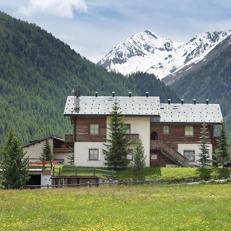 Residence Le Cascate Livigno Exterior foto