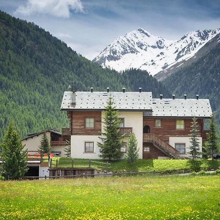 Residence Le Cascate Livigno Exterior foto
